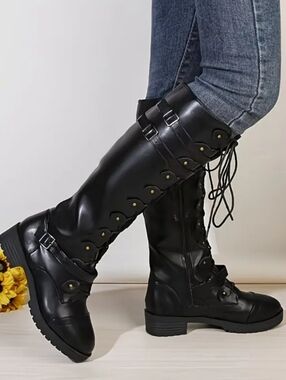 Undranded Size 9.5/10 Faux Learher  Black Knee High Zip On Low Heel Boots